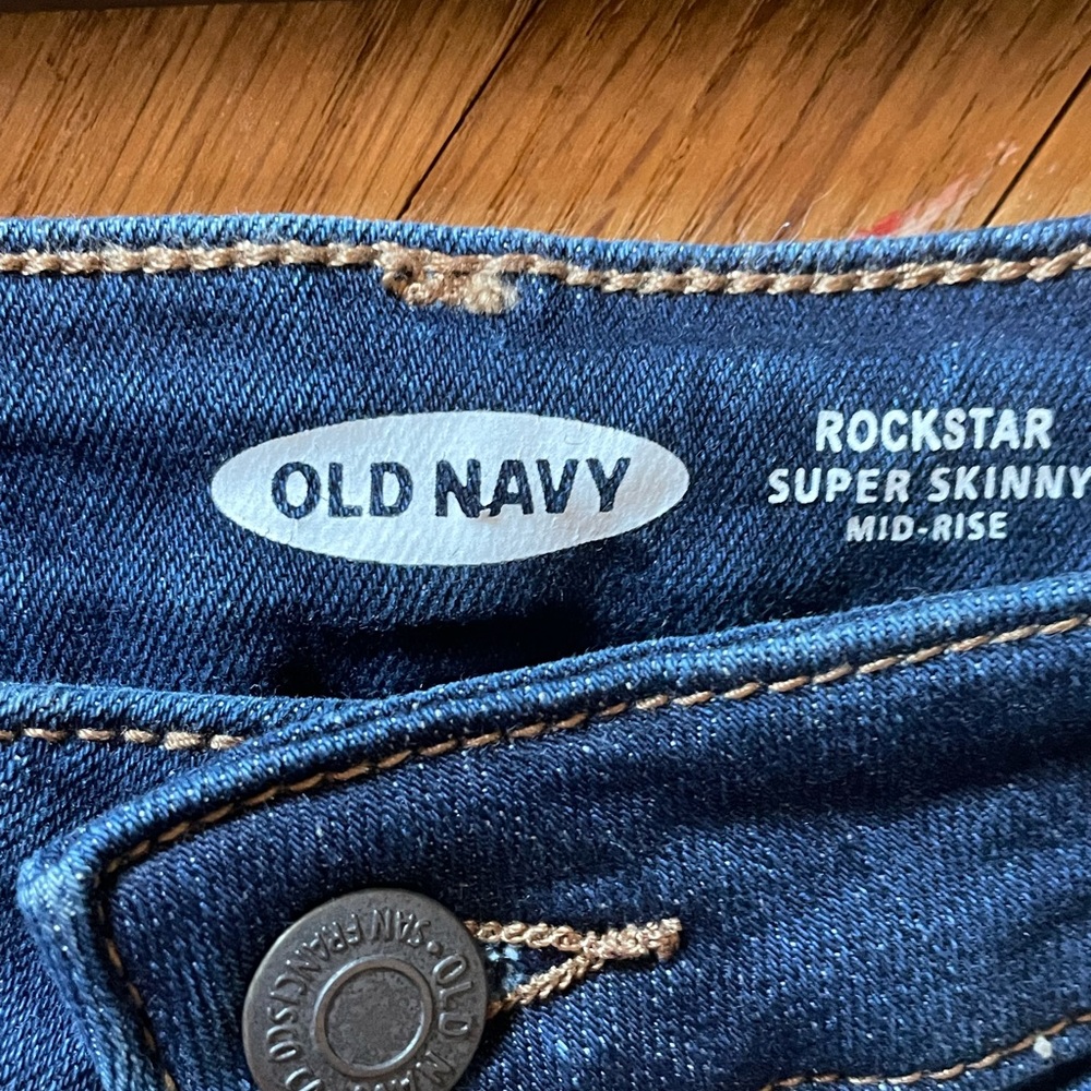 Old Navy Rockstar Super Skinny Mid Rise Jeans - size 8